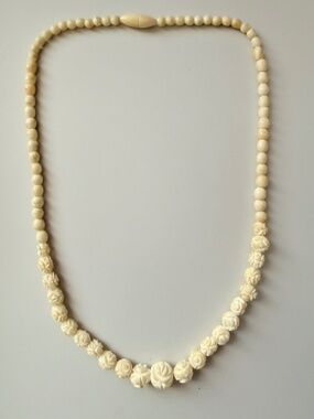 Vintage Art Deco Carved Rose Necklace